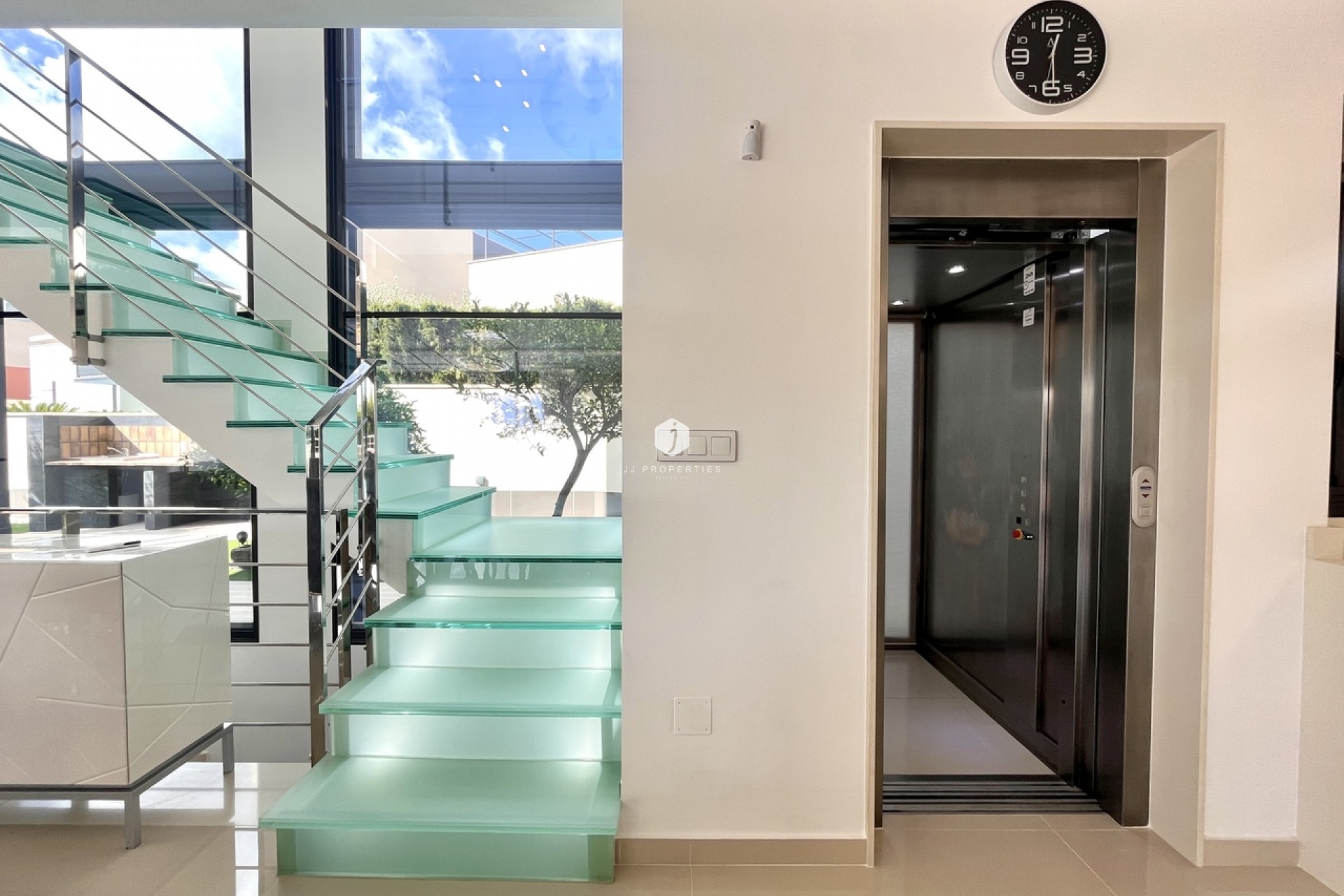 Tweedehands - Villa -
San Miguel de Salinas - Inland