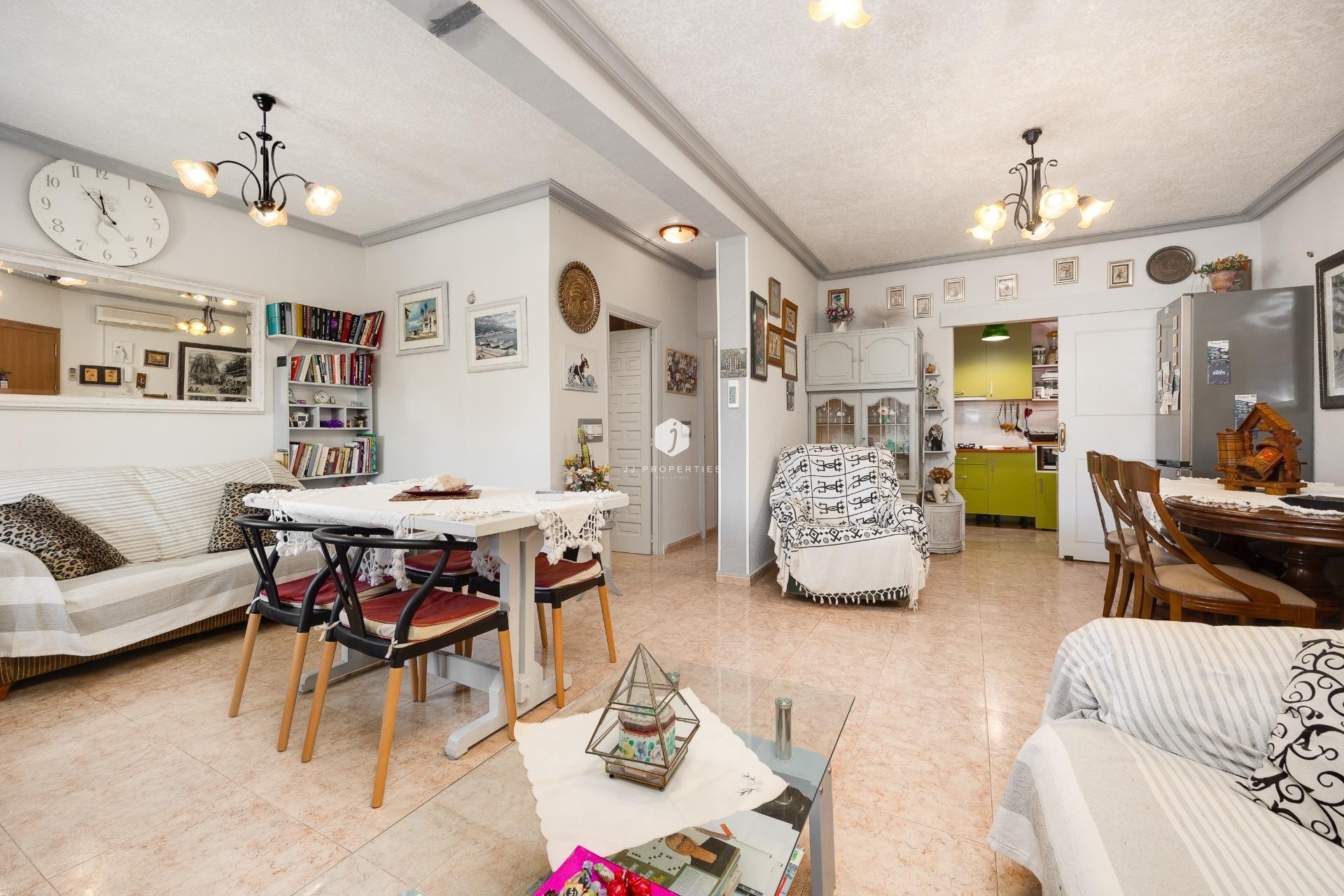 Tweedehands - Villa -
Torrevieja - aguas nuevas