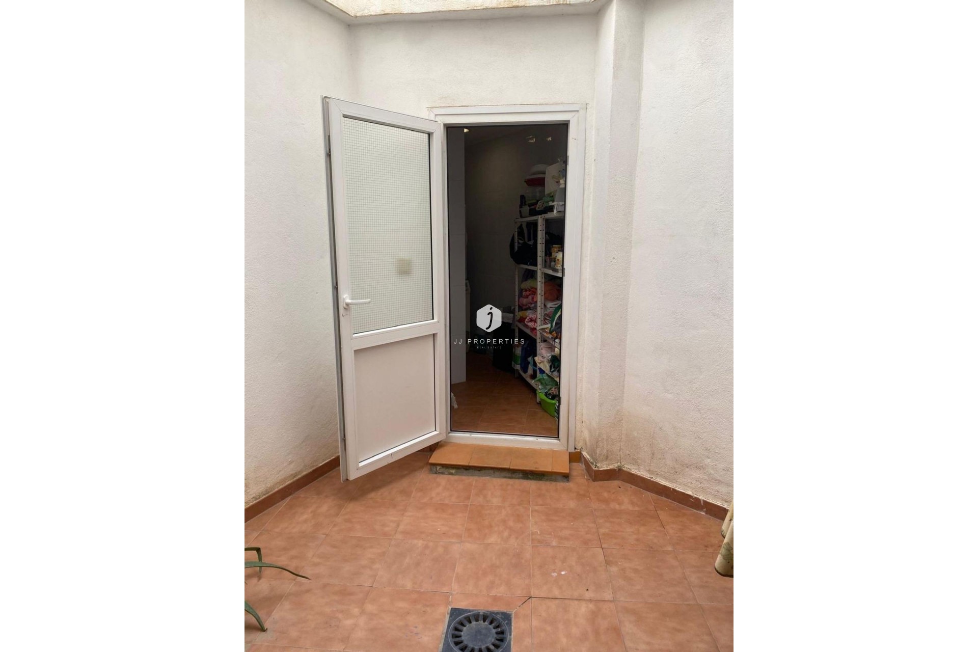 Tweedehands - Villa -
Torrevieja - Centro - Muelle Pesquero