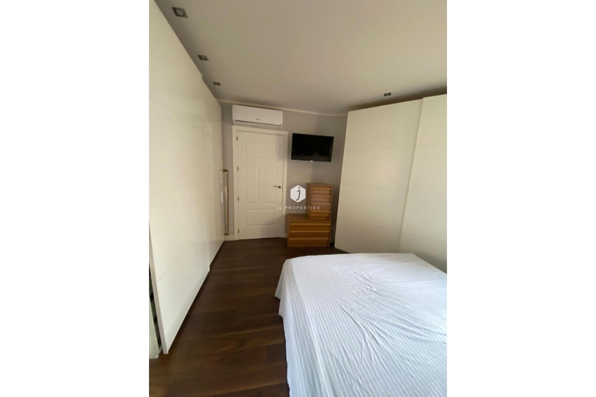 Tweedehands - Villa -
Torrevieja - Centro - Muelle Pesquero