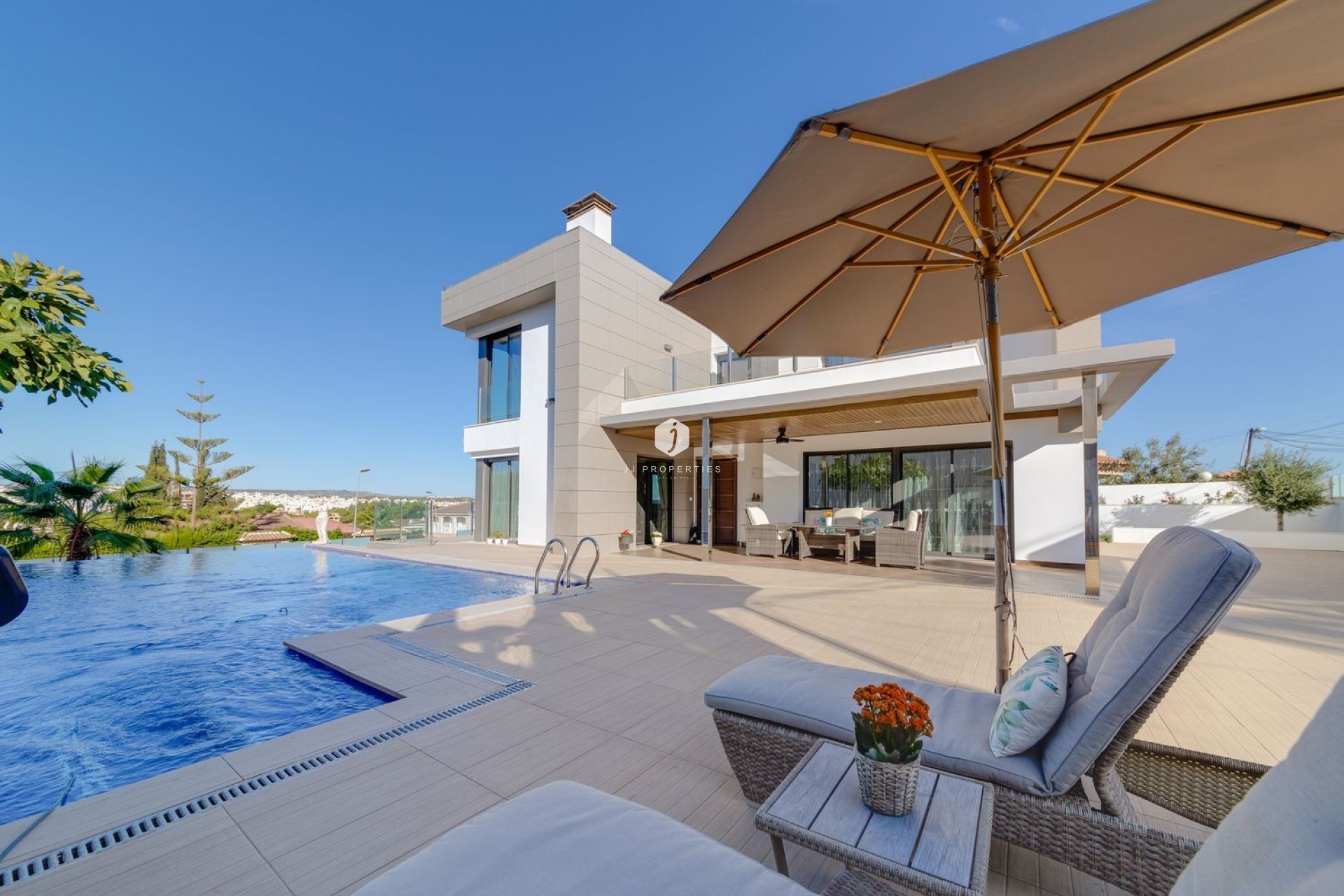 Tweedehands - Villa -
Torrevieja - Costa Blanca