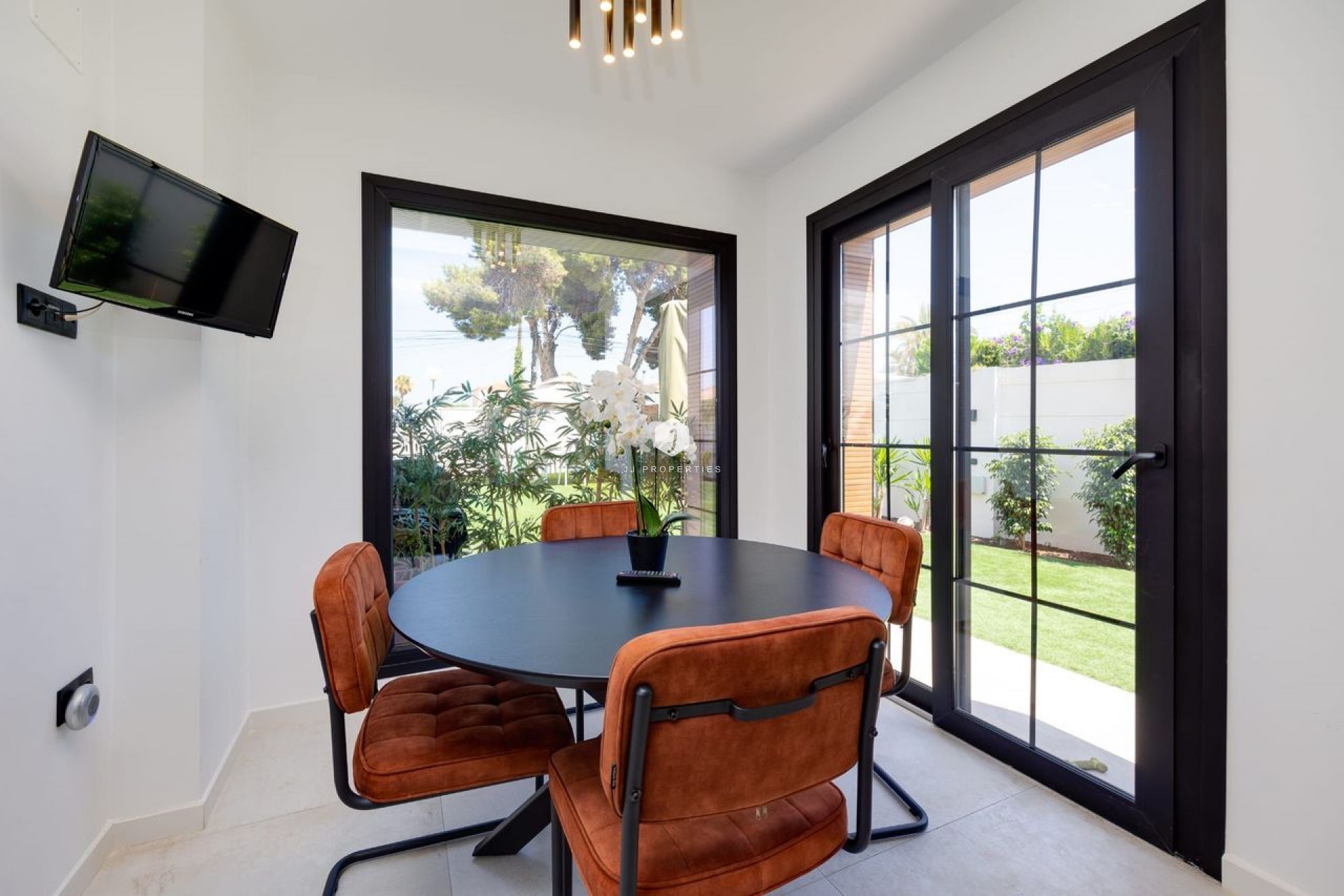 Tweedehands - Villa -
Torrevieja - Costa Blanca