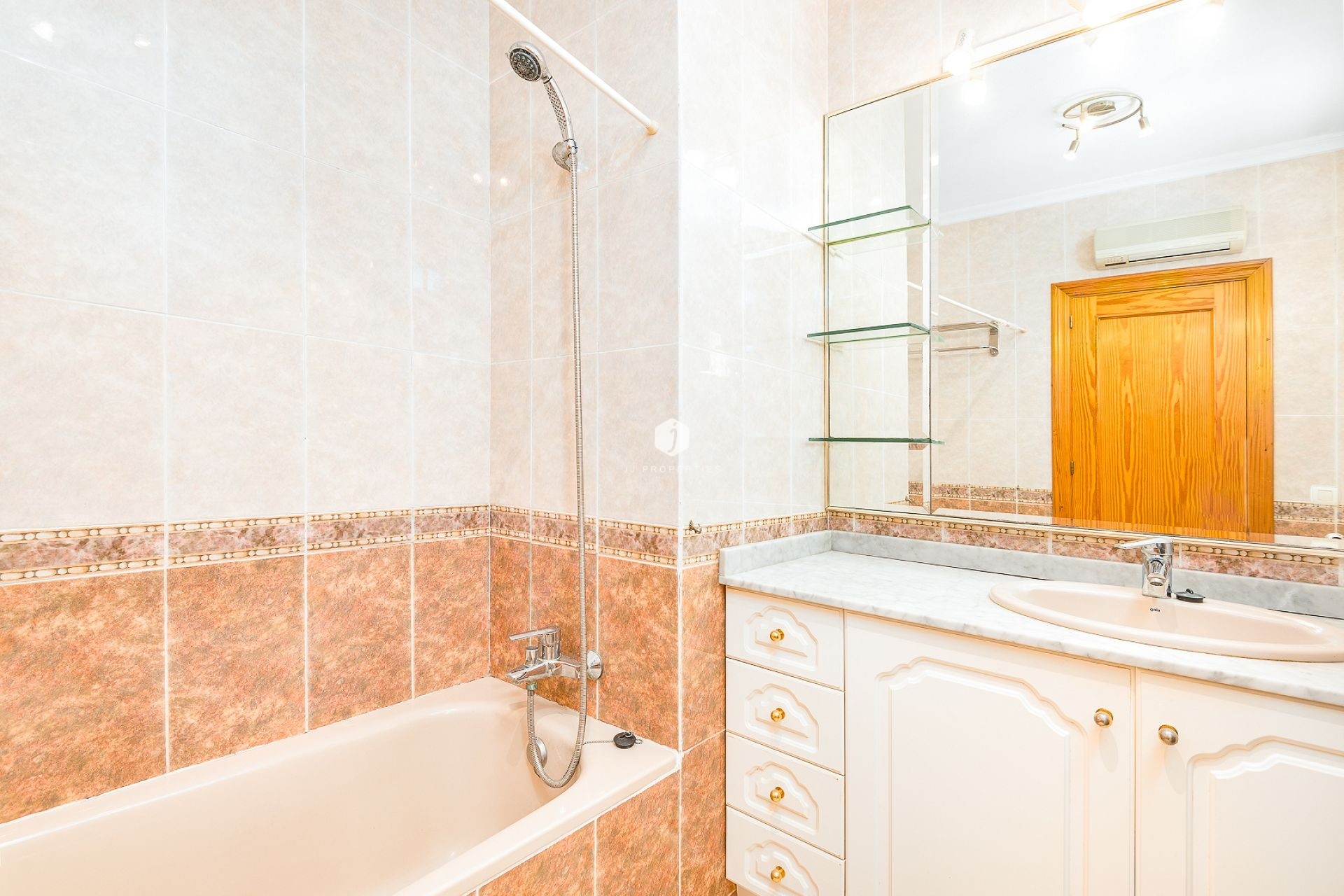 Tweedehands - Villa -
Torrevieja - Costa Blanca