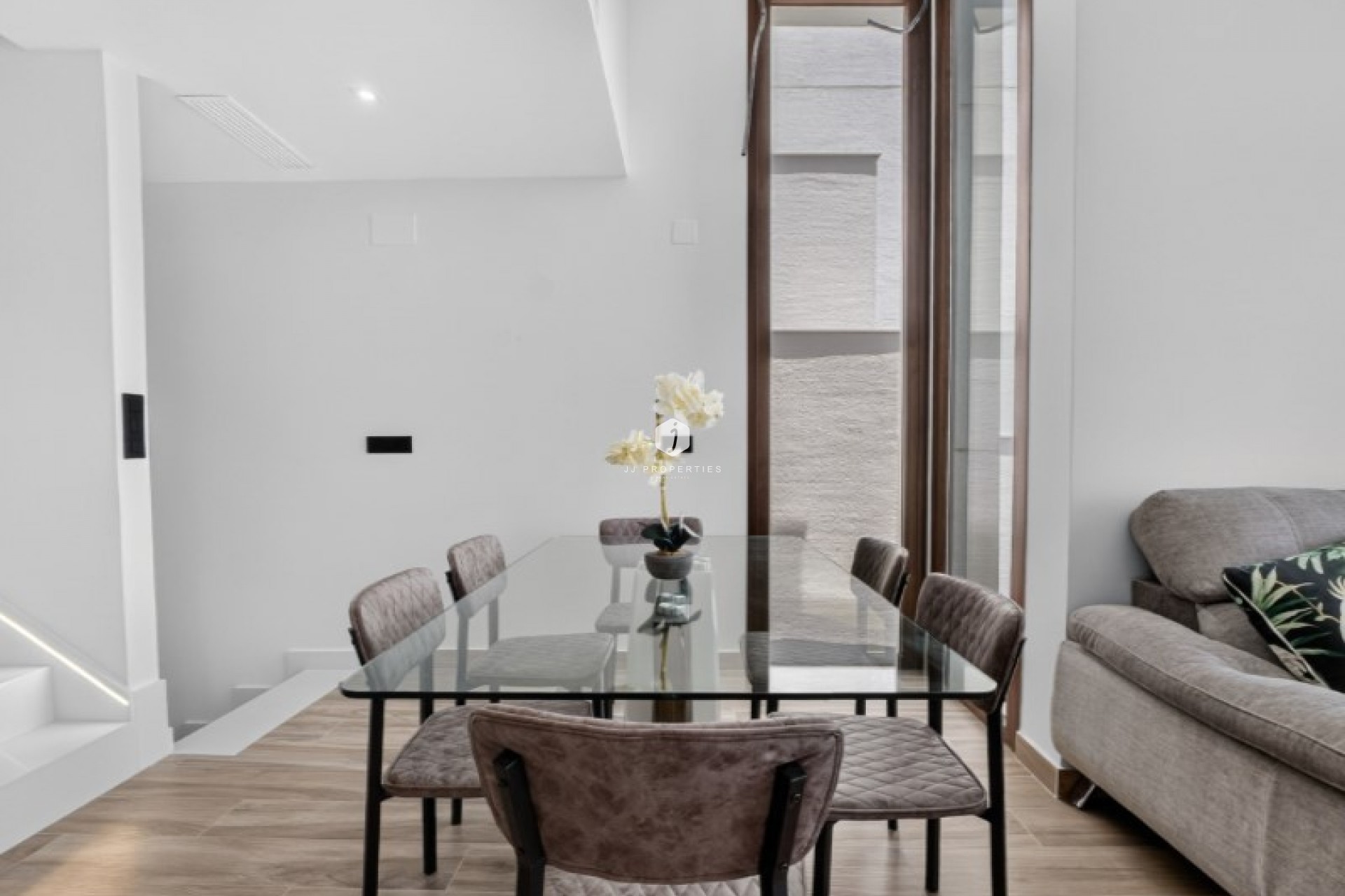 Tweedehands - Villa -
Torrevieja - Costa Blanca