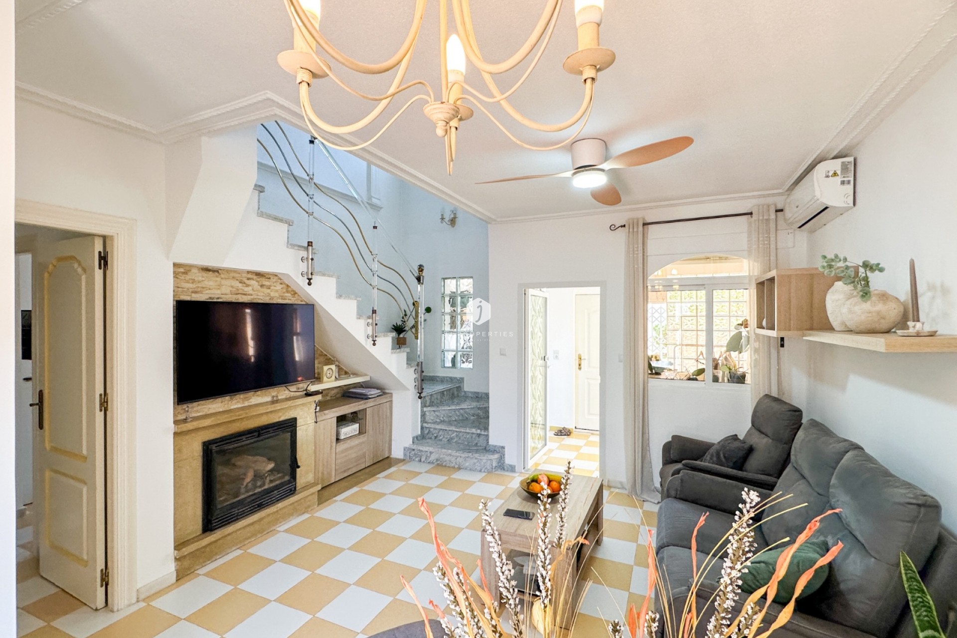 Tweedehands - Villa -
Torrevieja - Costa Blanca