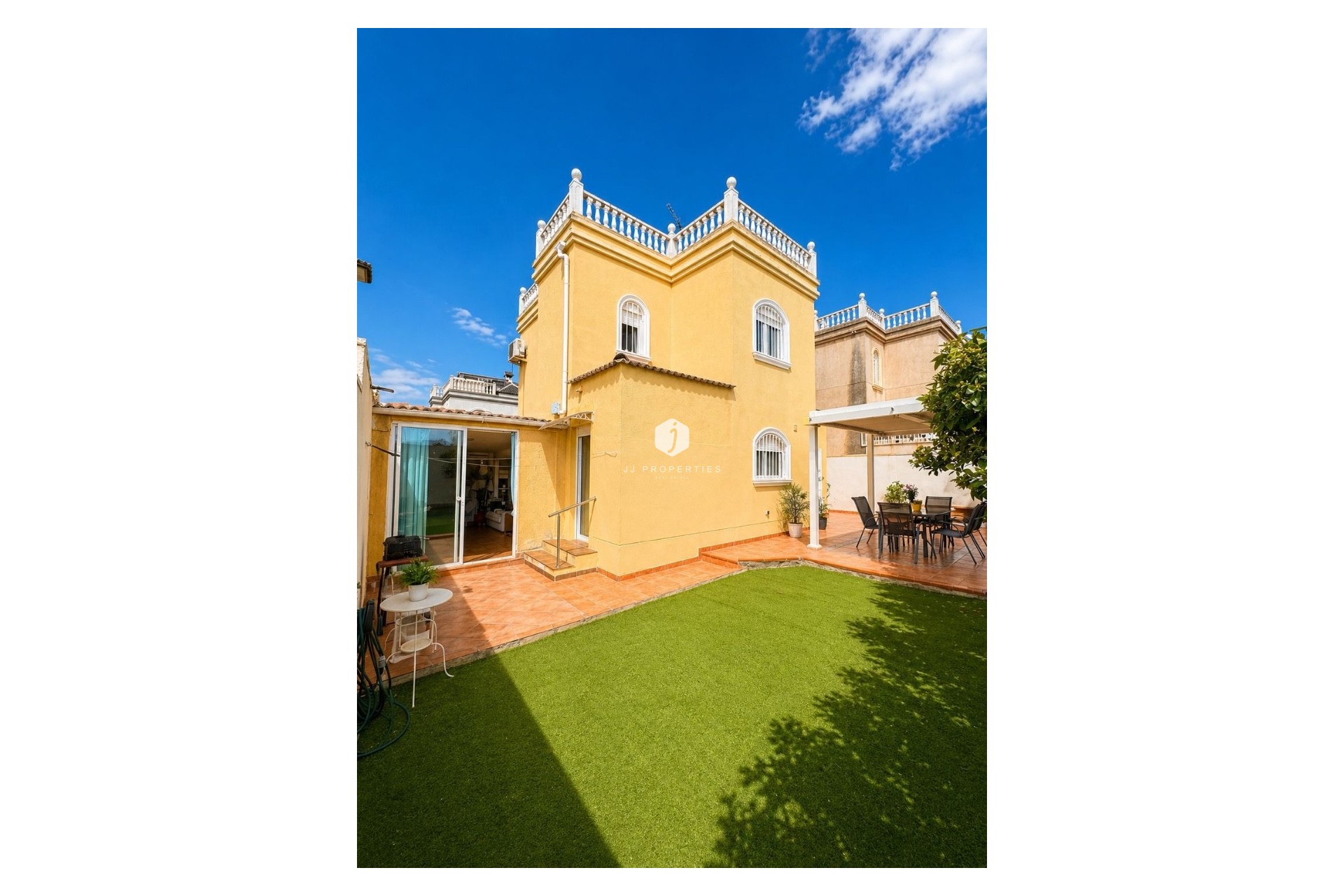 Tweedehands - Villa -
Torrevieja - Costa Blanca