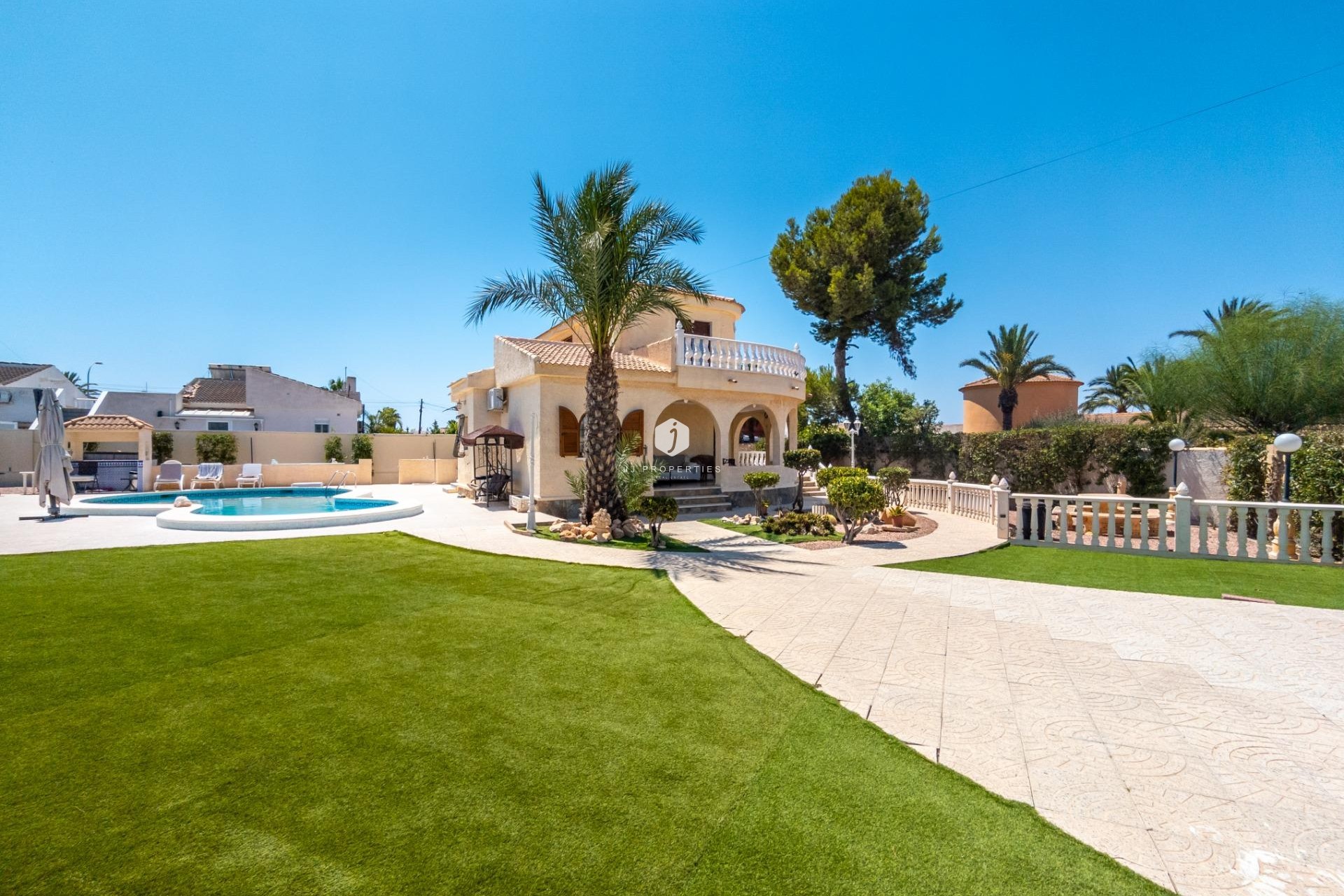 Tweedehands - Villa -
Torrevieja - El chaparral