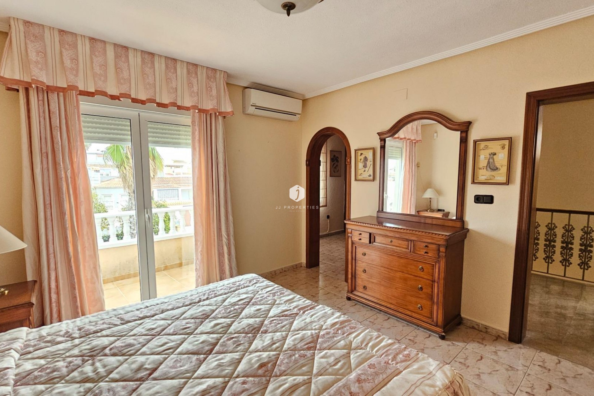 Tweedehands - Villa -
Torrevieja - El chaparral