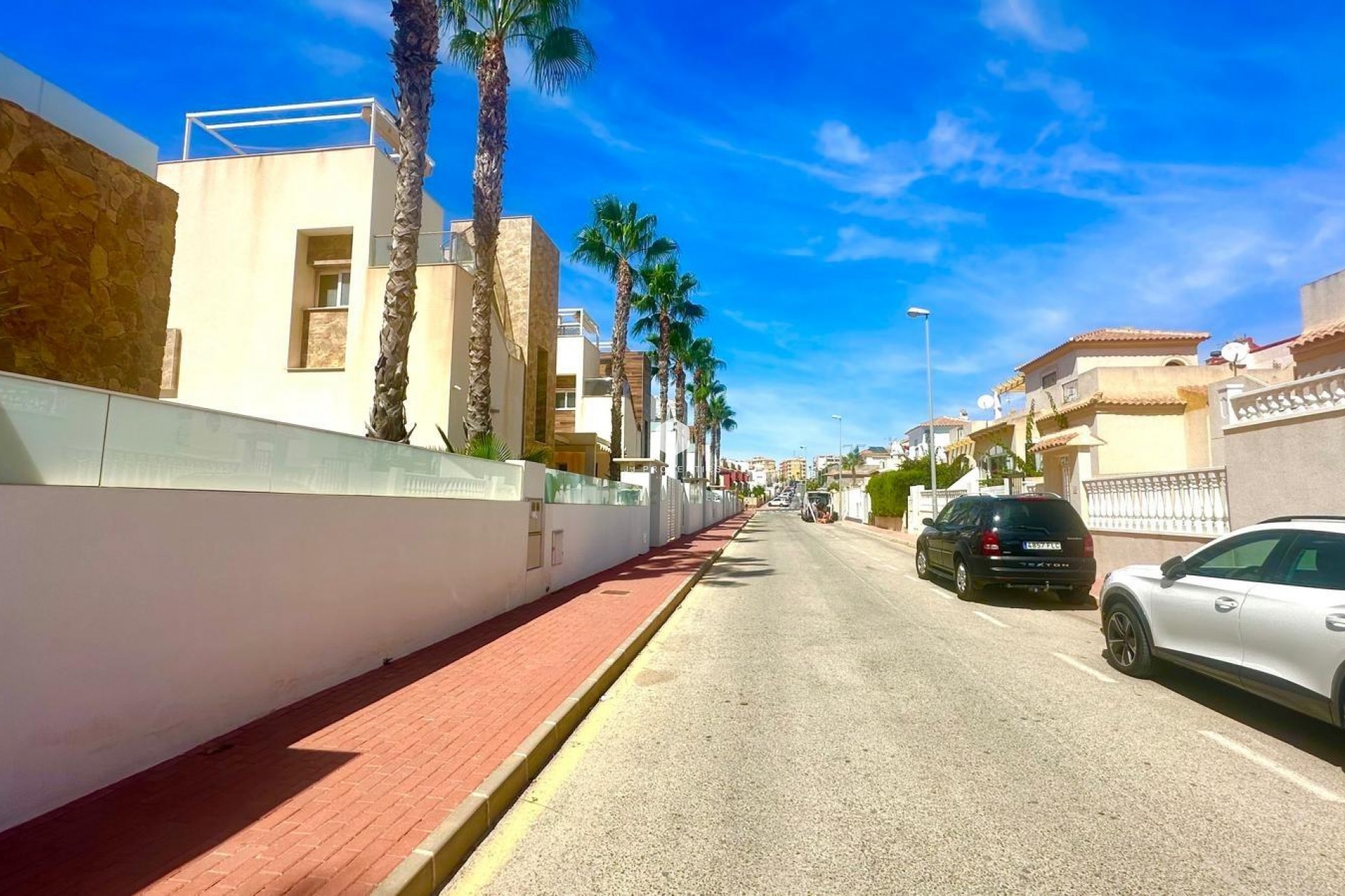 Tweedehands - Villa -
Torrevieja - Miramar - Torre Del Moro
