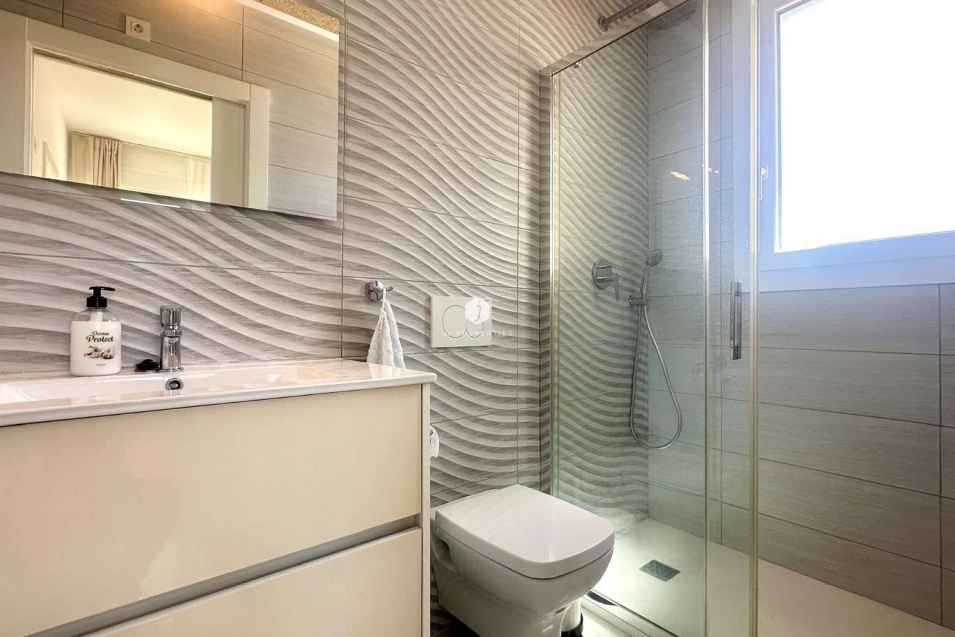 Tweedehands - Villa -
Torrevieja - Miramar - Torre Del Moro