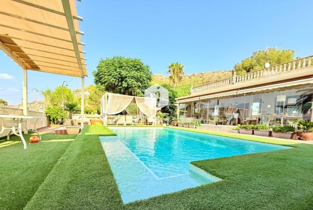 Villa - Aus zweiter Hand - Benferri -
                Benferri