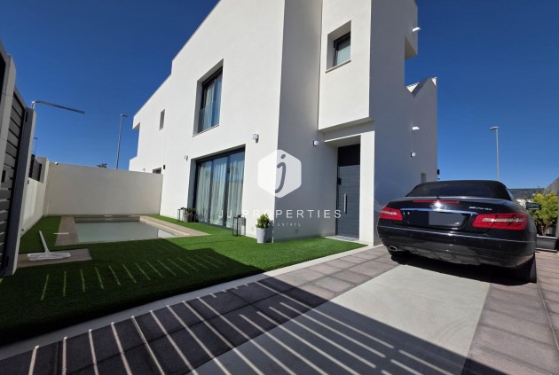 Villa - D'occasion -
            Benijofar - C-56819