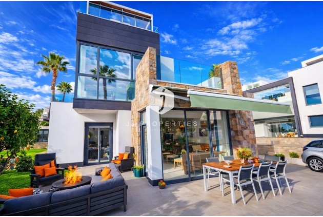 Villa - D'occasion - Cabo Roig -
                Costa Blanca