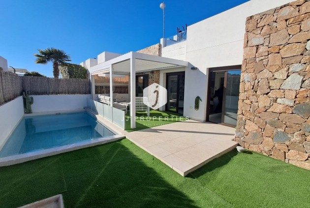 Villa - D'occasion - Cabo Roig -
                Costa Blanca