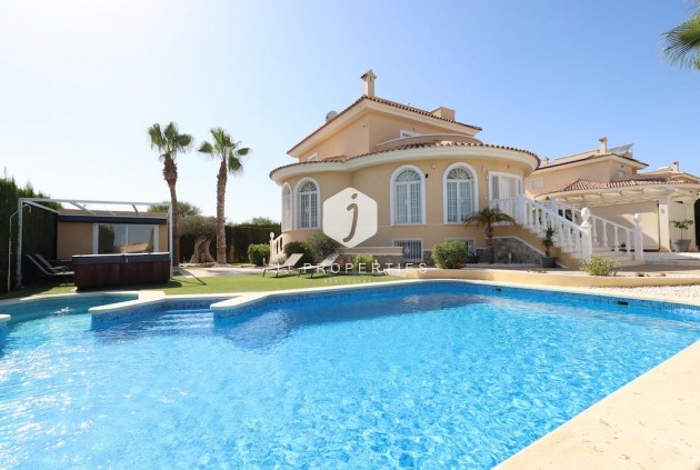 Villa - D'occasion - Ciudad Quesada -
                Costa Blanca