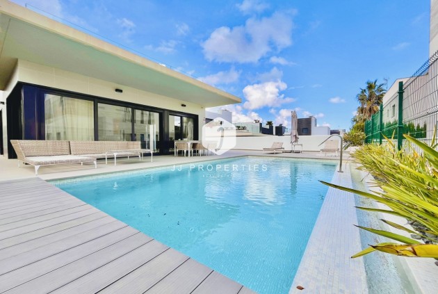 Villa - D'occasion - Dehesa de Campoamor -
                Costa Blanca