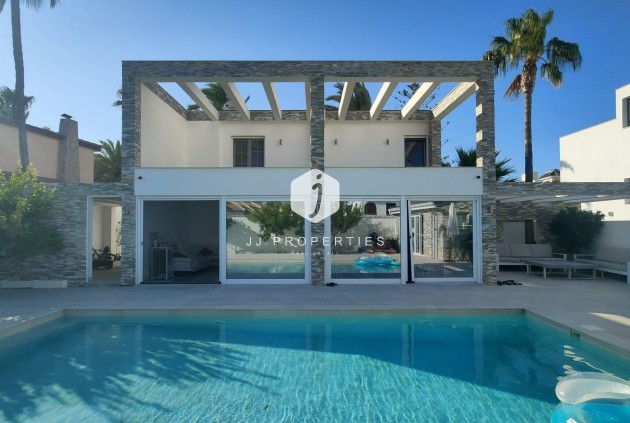 Villa - D'occasion - Orihuela Costa -
                La Zenia