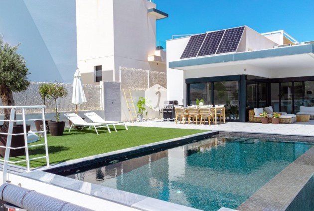 Villa - D'occasion - San Miguel de Salinas -
                Bellavista