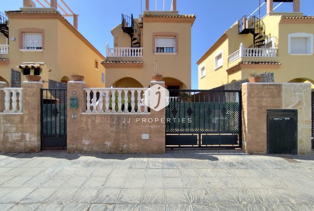 Villa - D'occasion - Torrevieja -
                Aguas Nuevas 2