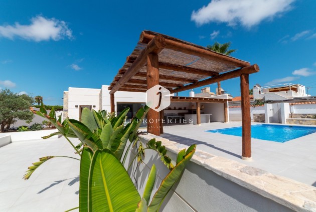 Villa - D'occasion -
            Torrevieja - C-29259