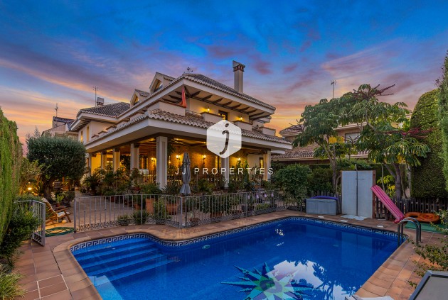 Villa - D'occasion -
            Torrevieja - C-53188