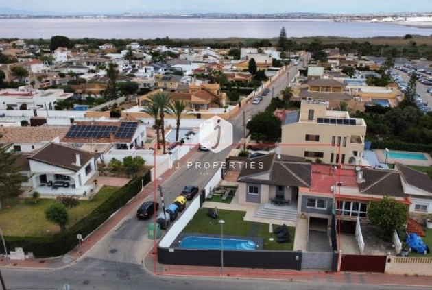 Villa - D'occasion -
            Torrevieja - C-74882