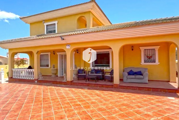 Villa - D'occasion - Torrevieja -
                Costa Blanca