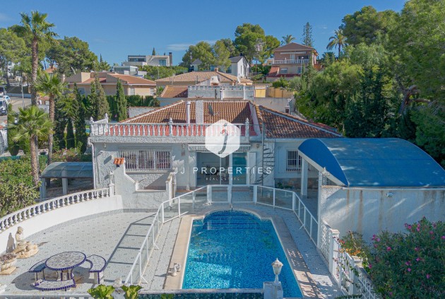 Villa - D'occasion - Torrevieja -
                Costa Blanca