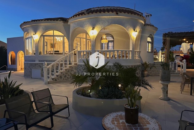 Villa - D'occasion - Torrevieja -
                Costa Blanca