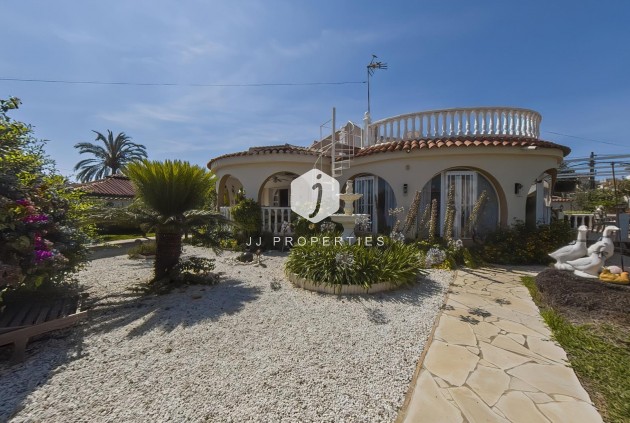Villa - D'occasion - Torrevieja -
                Costa Blanca