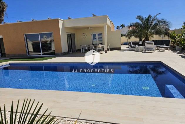 Villa - D'occasion - Torrevieja -
                Costa Blanca