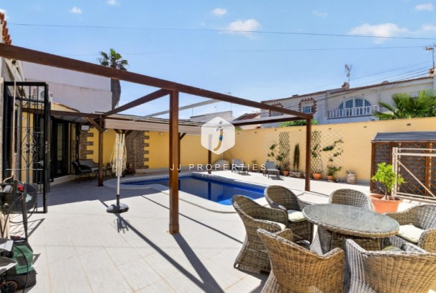 Villa - D'occasion - Torrevieja -
                Costa Blanca