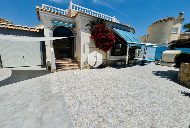 Villa - D'occasion - Torrevieja -
                La Siesta - El Salado - Torreta