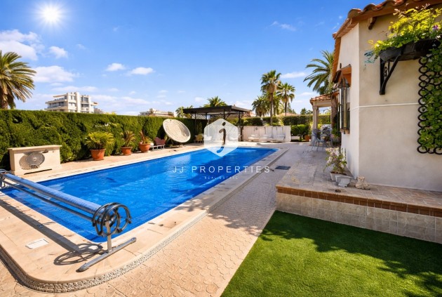 Villa - Resale - Cabo Roig -
                Costa Blanca