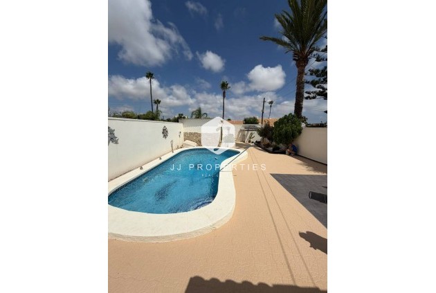 Villa - Resale - Cabo Roig -
                Costa Blanca