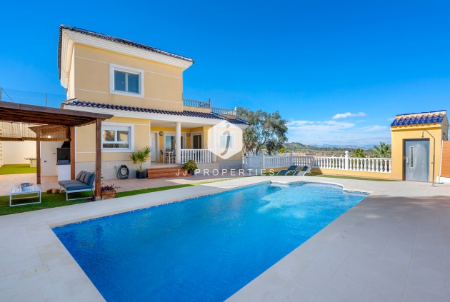 Villa - Resale - Ciudad De Las Comunicaciones -
                Costa Blanca