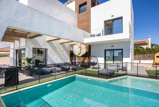 Villa - Resale - Ciudad Quesada -
                center