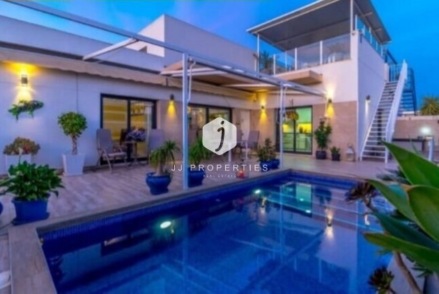 Villa - Resale - Daya Nueva -
                Costa Blanca