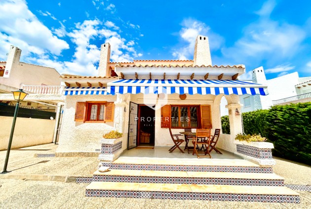 Villa - Resale - La Zenia -
                Costa Blanca