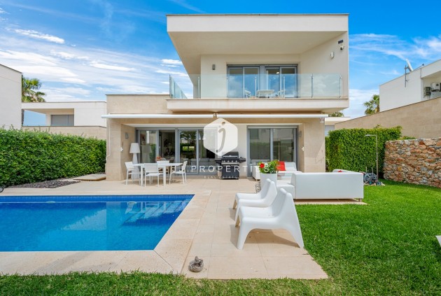 Villa - Resale - Orihuela Costa -
                Costa Blanca