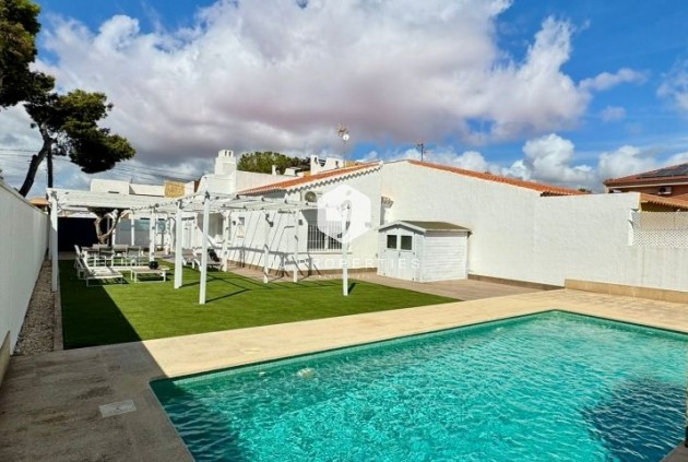 Villa - Resale - Torrevieja -
                Costa Blanca