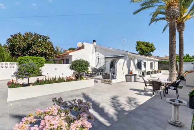 Villa - Resale - Torrevieja -
                Costa Blanca