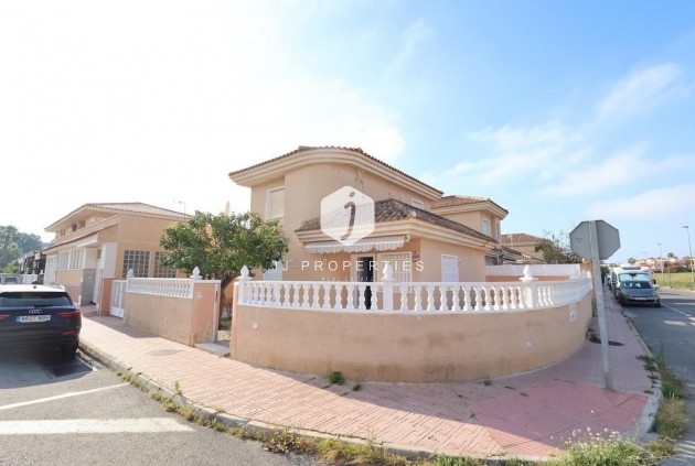 Villa - Resale - Torrevieja -
                Costa Blanca