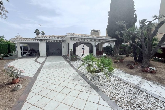 Villa - Segunda mano - Orihuela Costa -
                Campoamor