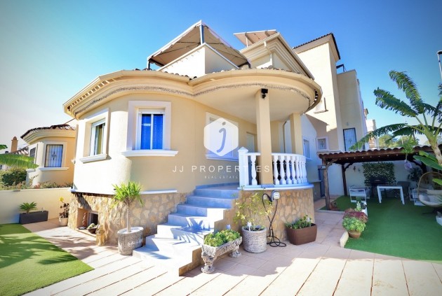 Villa - Segunda mano -
            San Miguel de Salinas - C-70287