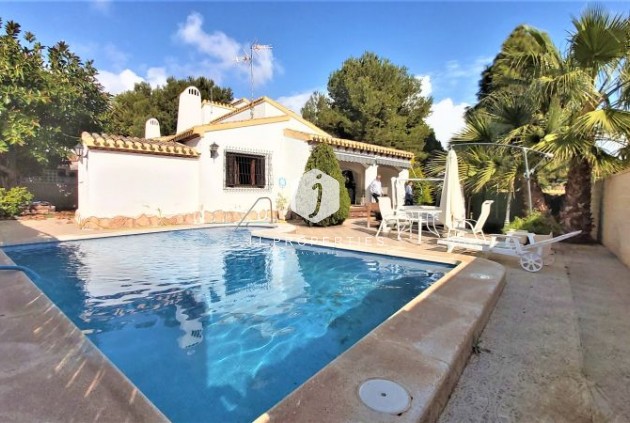 Villa - Segunda mano - Torrevieja -
                Costa Blanca