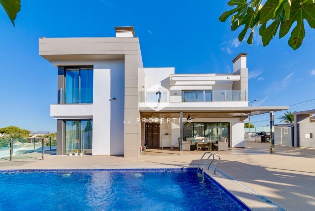 Villa - Segunda mano - Torrevieja -
                Costa Blanca