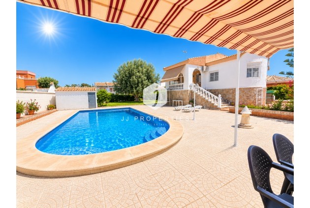 Villa - Segunda mano - Torrevieja -
                Costa Blanca