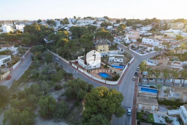 Villa - Segunda mano - Torrevieja -
                Los Balcones - Los Altos del Edén