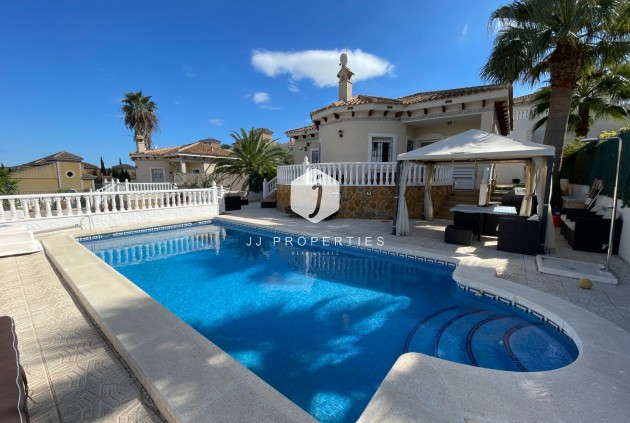 Villa - Tweedehands -
            Bigastro - C-87736